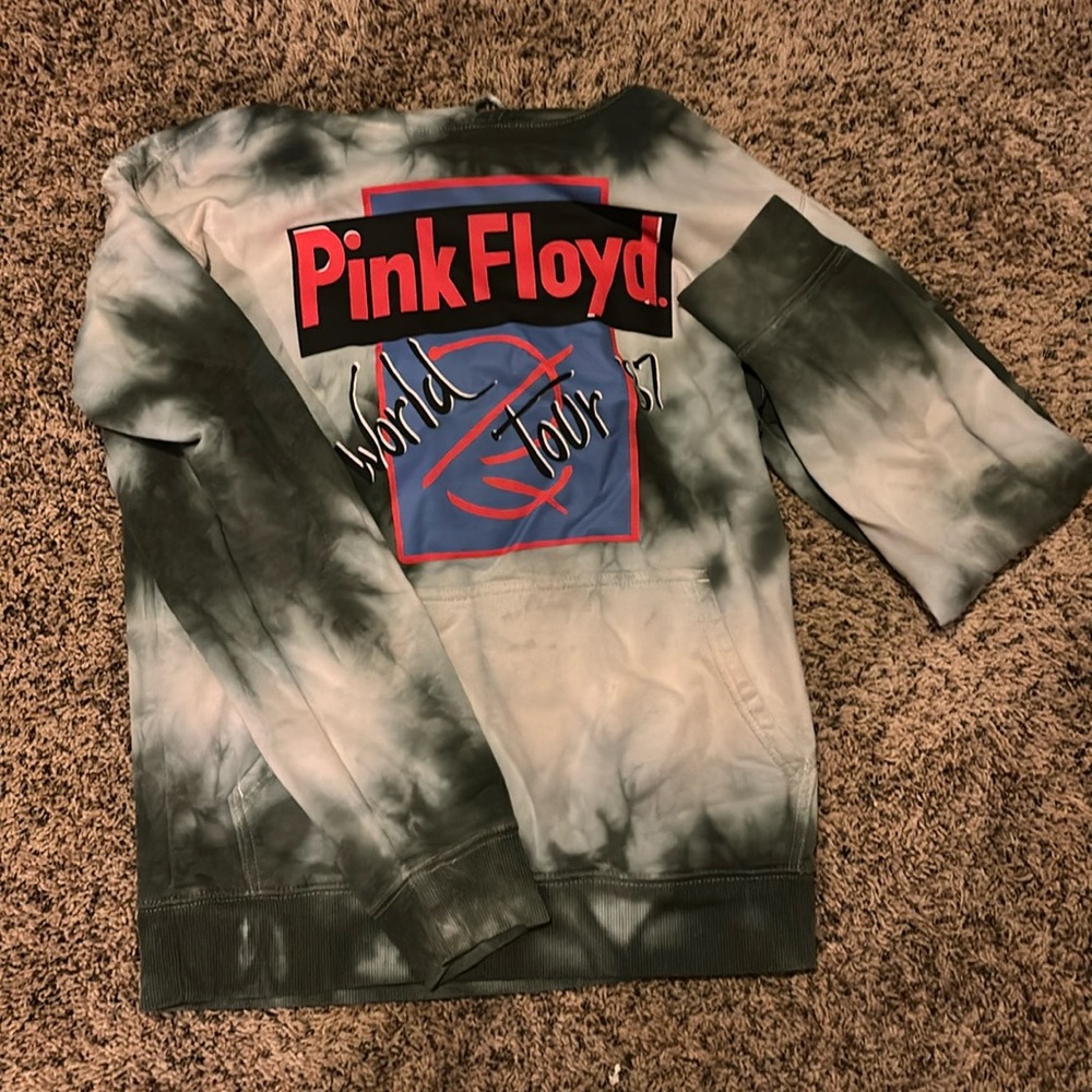 Pink floyd size small hoodie, no holes or stains!